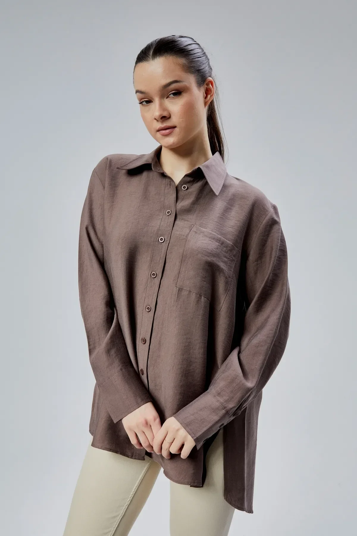 Kahverengi Yırtmaç Detaylı Oversize Gömlek S-M-L-XL